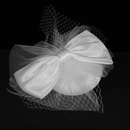 wholesale Women small white church hats satin bowknot beret mesh veil pillbox hat Kentucky Derby bride hats wedding new arrival  wholesale Women small white church hats satin bowknot beret mesh veil pillbox hat Kentucky Derby bride hats wedding new arrival